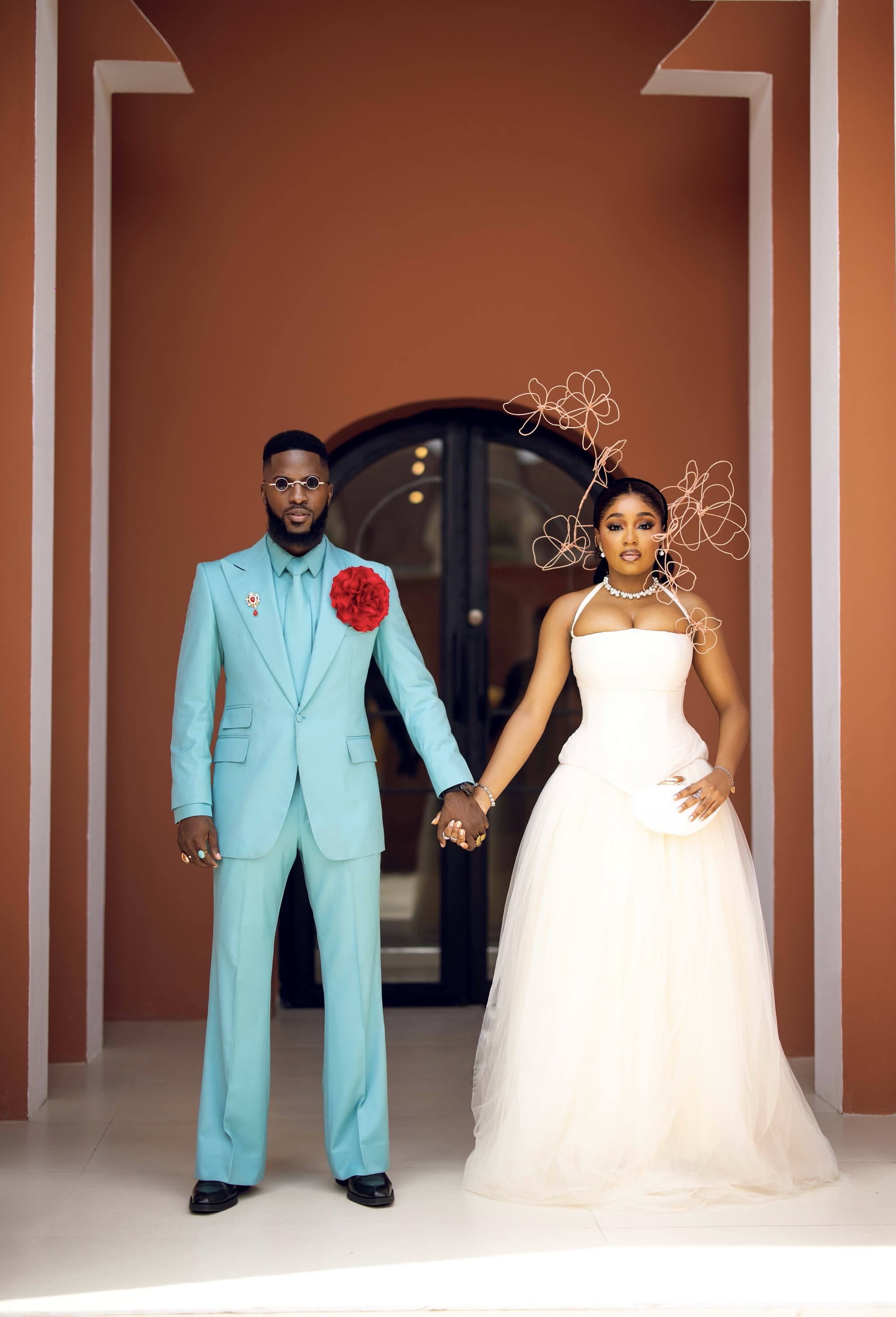 Colour blocking in blue and ivory
